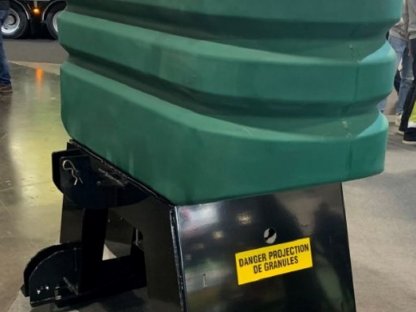 Bild 2:Fronttank Delimbe T20F 800 l, Sämaschine Zwischenfrüchte