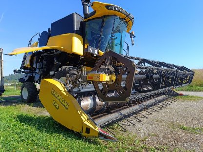 Bild 2:Mähdrescher New Holland CX 5.90 Lateral