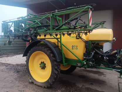 John Deere Feldspritze 2.400 l