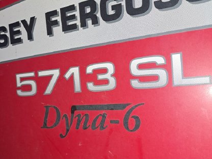 Massey Ferguson 5713 SL Dyna-6 Efficient