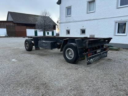 2 Achs Fahrgestell Ballenwagen Lafette Plateauwagen Anhänger