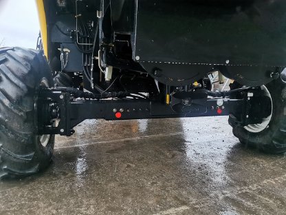 Bild 7:Mähdrescher New Holland CX 5.90 Lateral