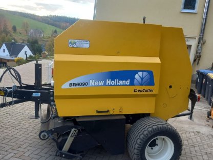 Rundballenpresse New Holland BR6090 Crop Cutter