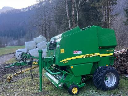 John Deere 623 Multicrop Rundballenpresse