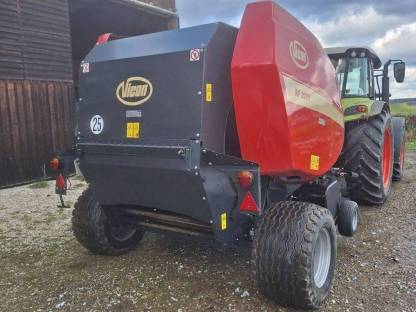 Bild 3:Vicon RF3225 Rundballenpresse