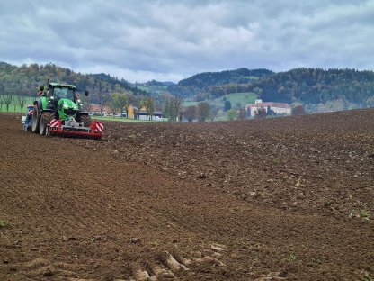 Drillsaat kombiniert mit Lemken Sämaschine