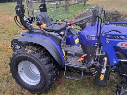 Bild 6:Farmtrac 26 HST