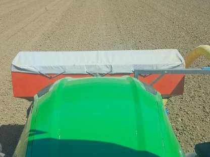 Bild 5:Kombiniertes Mais- und Kürbissetzen Monosem Monoshox NG 4+