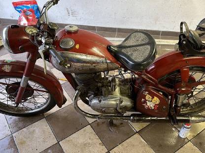 Suche Oldtimer Mopeds und Motorräder