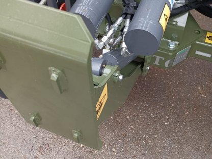 Bild 6:Farma T6 mit C5,0 X-Cel Kran