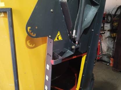 Bild 5:Futtermischwagen Vertikalmischer Mammut