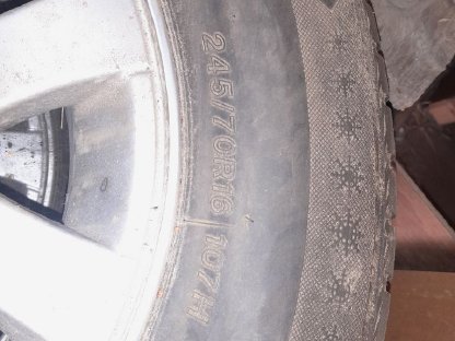 Winterreifen 245/70R16