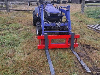 Bild 4:Farmtrac 26 HST