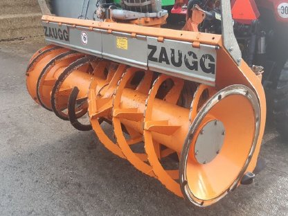 Schneefräse Zaugg Traktoranbau Heck