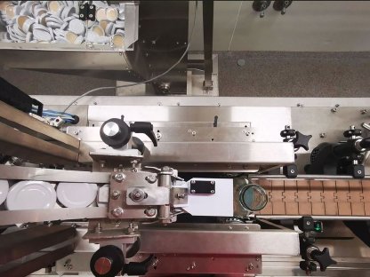 Bild 6:Verschließmaschine für Flaschen und Gläser - halbautomatisch