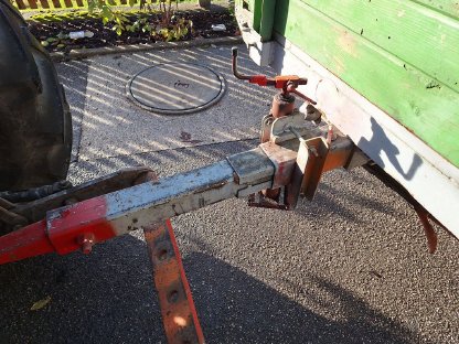 Bild 7:Traktoranhänger mit Aufsatzbordwänden