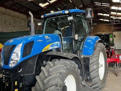 New Holland T7030 AutoCommand