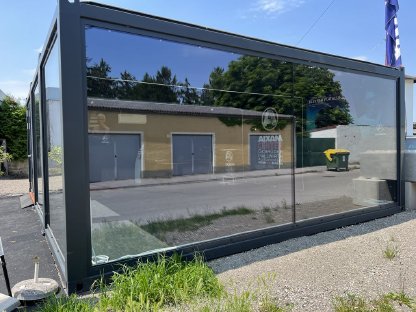 Sonderanfertigung 3x 20' Containeranlage 50% Vollverglasung