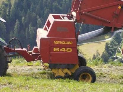 New Holland 648 Ballenpresse