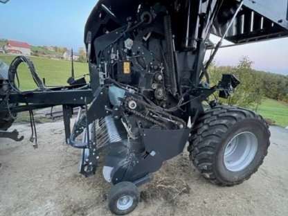 Bild 6:Kuhn VB 3165 variable Rundballenpresse