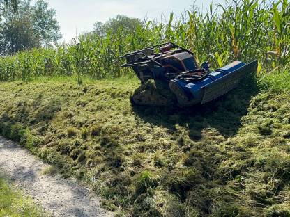 Bild 4:Landschaftspflege Mulchen, Forstmulchen mit Mulchraupe