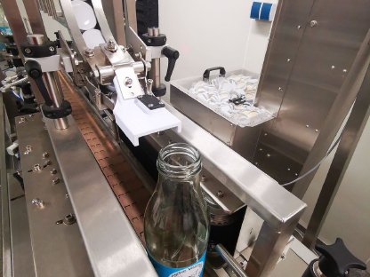 Bild 5:Verschließmaschine für Flaschen und Gläser - halbautomatisch