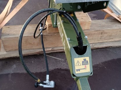 Bild 2:Farma T6 mit C5,0 X-Cel Kran