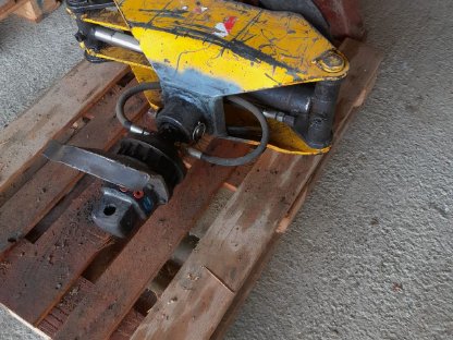 Bild 2:Holzzange Rundholzgreifer TGL-1200