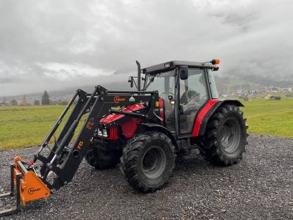 Massey Ferguson 4225 - 4 LP