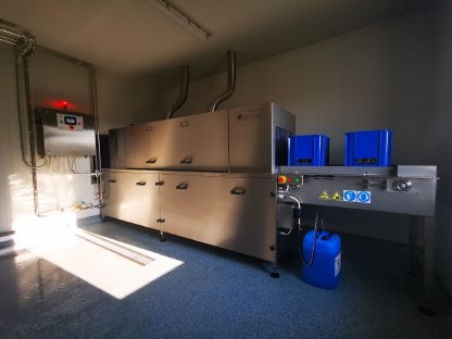 Bild 2:Flaschenwaschanlage, Durchlauf-Waschanlage