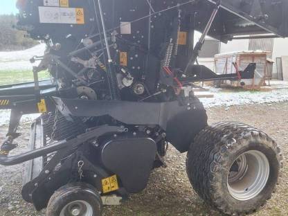 Bild 4:Vicon RF3225 Rundballenpresse