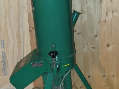 Bild 4:Komposthäcksler bzw. Muser Fa. Voran