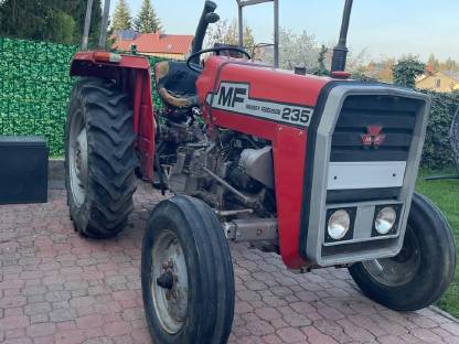 Massey Ferguson 235