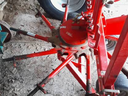 Bild 4:Stoll R 370 DS Schwader