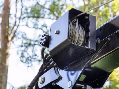 Bild 2:Funkseilwinde für Rückewagen, Rückezange, div.