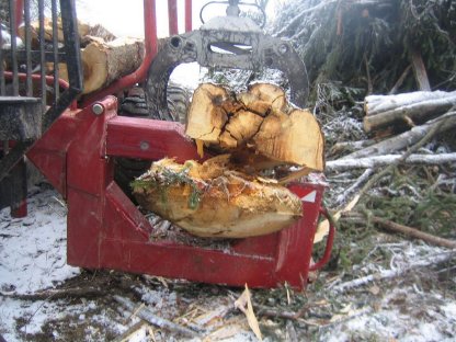 Bild 2:Langholzspalter für Rückewagen