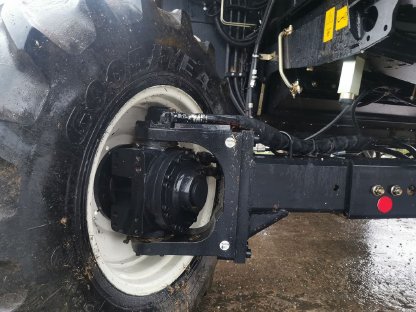 Bild 6:Mähdrescher New Holland CX 5.90 Lateral