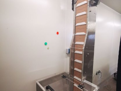 Bild 3:Verschließmaschine für Flaschen und Gläser - halbautomatisch