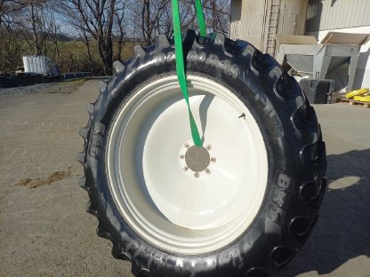 Bild 2:Pflegereifen für Steyr/Case 9125