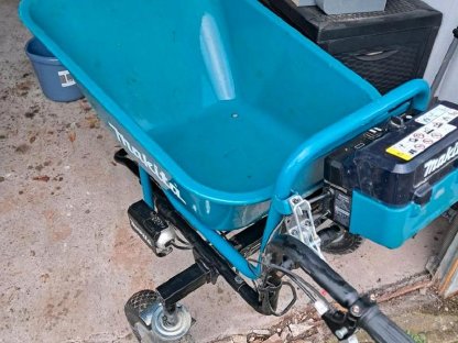 Makita DCU180 elektrische Schubkarre mit Licht