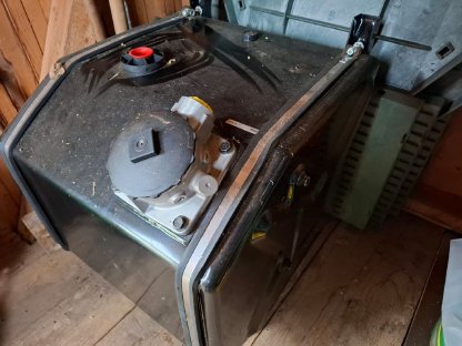 Bild 2:Hydrauliktank