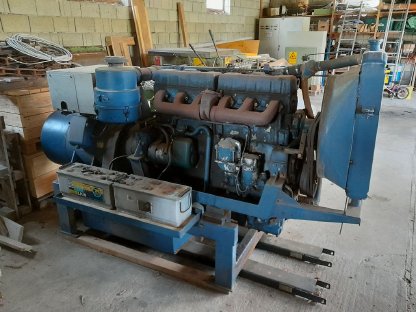 Bild 2:Notstromaggregat VEB MAN-System 6-Zylinder Diesel 75 kVA