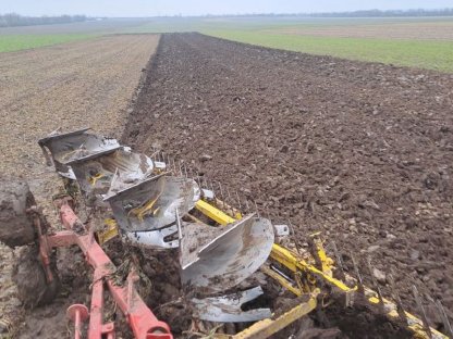 Vogel u. Noot Wendepflug mit Schollencracker