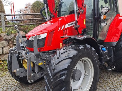 Massey Ferguson 5713 SL Dyna-6 Efficient