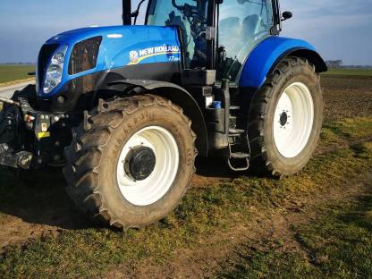 New Holland T7.210