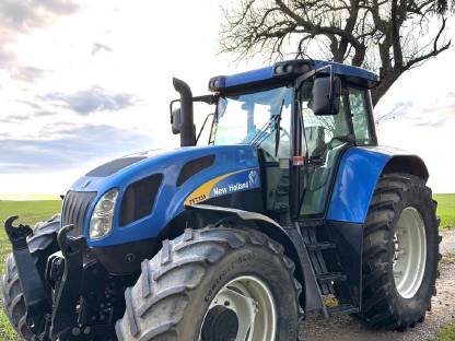 New Holland TVT155